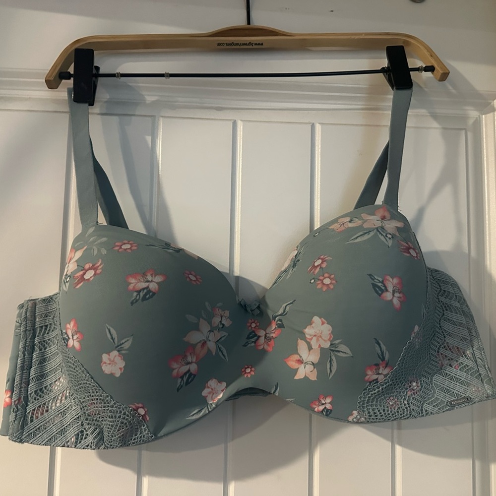 La Vie En Rose strapless bra 40 DD